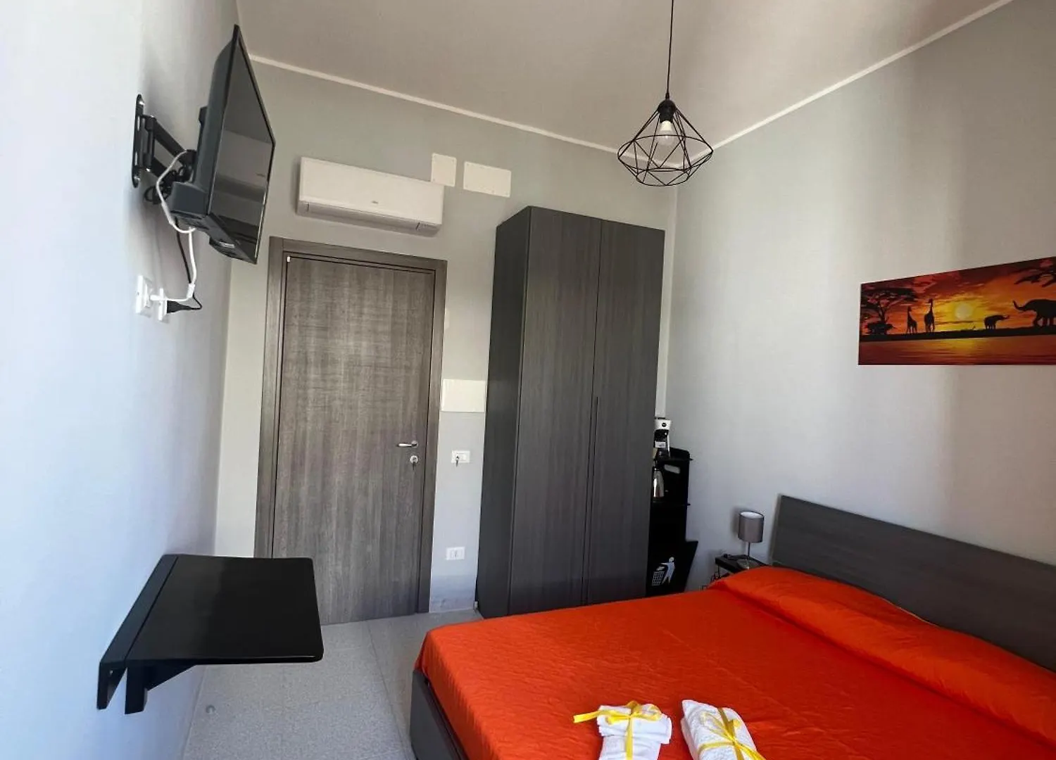 Settetrequattro Rooms Συρακούσες Bed and Breakfast